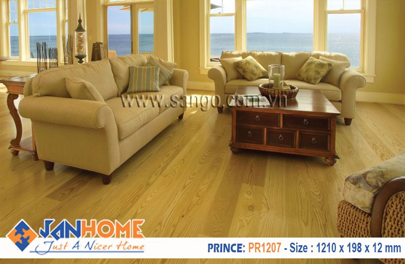 Thi công sàn gỗ Prince PR1207 phòng khách nhiều ánh sáng